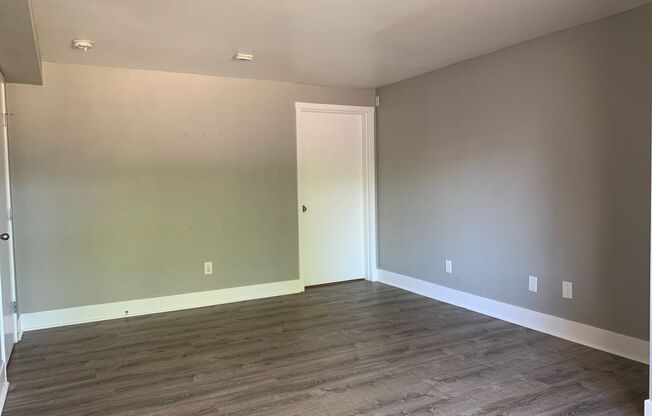 1 bed, 1 bath, 650 sqft, $1,075, Unit Azul Apartments- #164