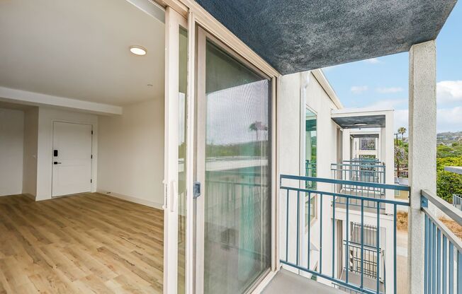 2 beds, 2.5 baths, 991 sqft, $4,195, Unit 2330-215
