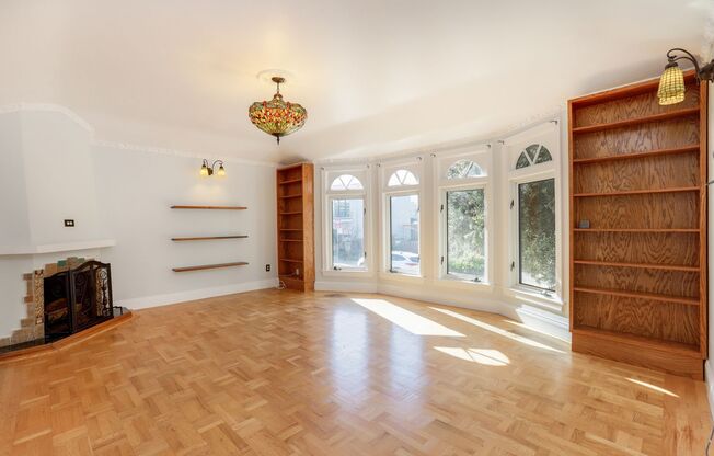 3 Bed / 2 Bath Cayuga Terrace single family home with garage parking and private backyard. YouTube tour!!