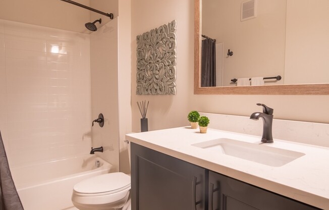 2 beds, 2 baths, 1,140 sqft, $2,925, Unit P28