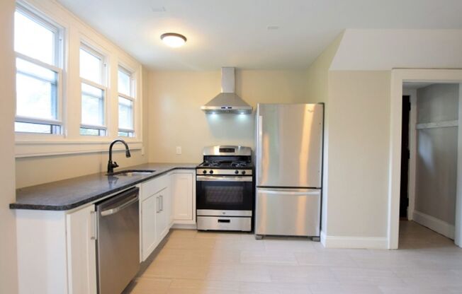 2 beds, 4 baths, $750, Unit 2BR SUBLET