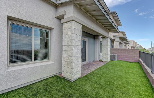 3 beds, 3 baths, $2,710