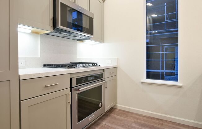 Recently Built 3 Bedroom 2 Bath Communications Hill Luxury Condo!