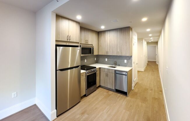 1 bed, 1 bath, $3,500, Unit 212