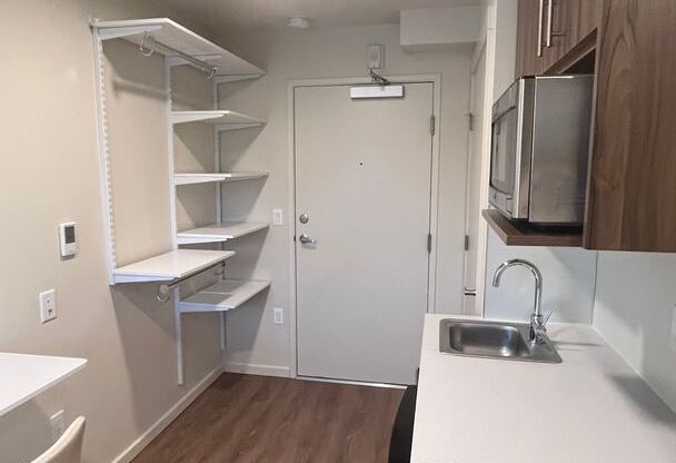 Studio, 1 bath, 178 sqft, $1,195, Unit 313