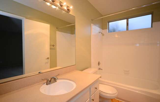 Ocean View Townhomes main bathroom upper level