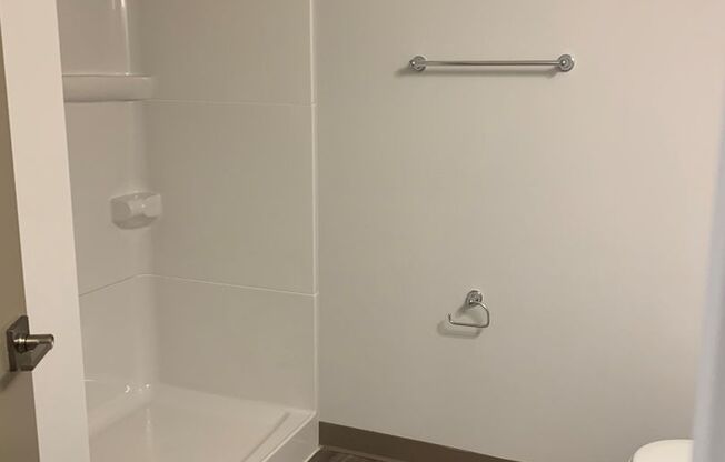 3 beds, 2 baths, 1,073 sqft, $1,895, Unit 6