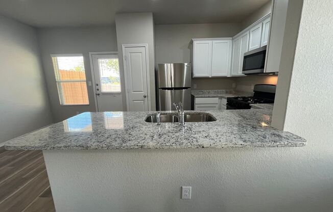 3 beds, 2.5 baths, 1,250 sqft, $1,445, Unit 254 Marigold Pl