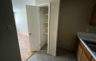 Studio, 1 bath, 480 sqft, $450