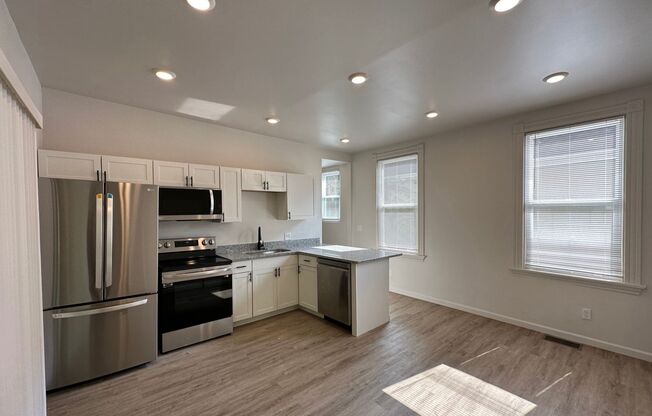 6 Bed/2 Bath w/Ample Parking Mins. from UC $750/pp ($4500/mo)!