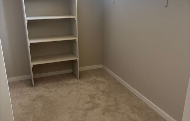 Large Natomas 3/2.5 Beauty.  Please reference full ad for viewings.