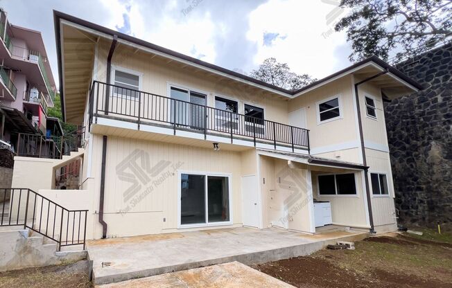 A Secluded 3 bedroom / 3 Bathroom house in the area of Punchbowl. 2000 Square Feet