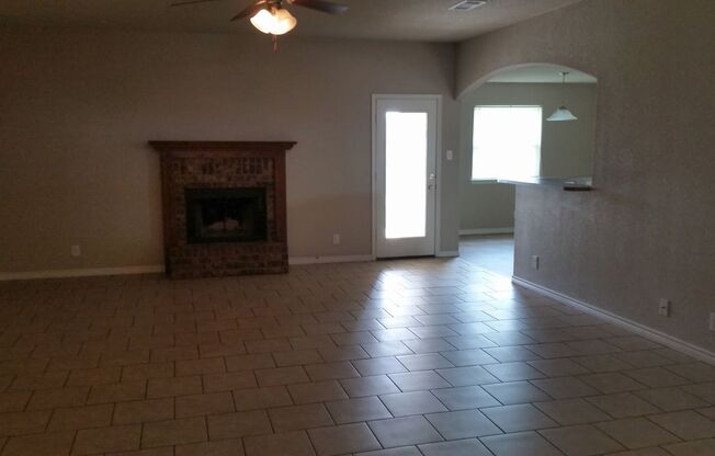 Beatiful 5 bedroom, 2.5 bathroom home located in the Goodnight Ranch Addition