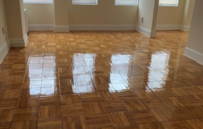 1 bed, 1 bath, 925 sqft, $2,049, Unit B19