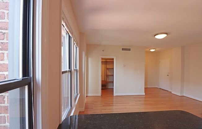 Studio, 1 bath, 337 sqft, $2,350, Unit W806