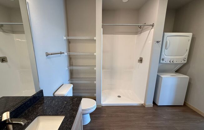 1 bed, 1 bath, 822 sqft, $1,710, Unit #415