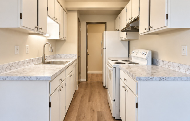 2 beds, 1.5 baths, 1,100 sqft, $1,625, Unit Unit 27