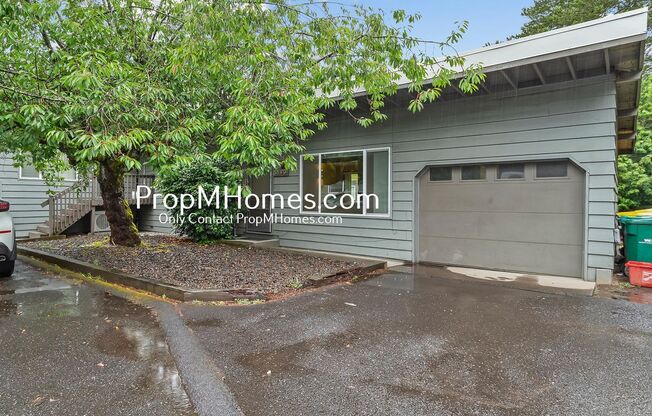Cozy SW Portland Duplex Two Bedrooms One Bathroom!