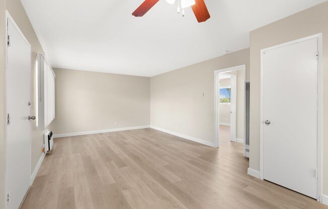 2 beds, 1 bath, 1,100 sqft, $2,100, Unit 11