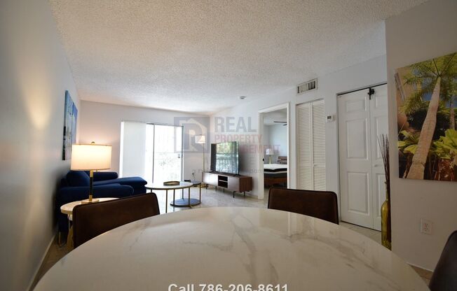 Fully Furnished 1-Bedroom – Prime South Beach Location Steps from Lincoln Road, the Beach & Flamingo Park