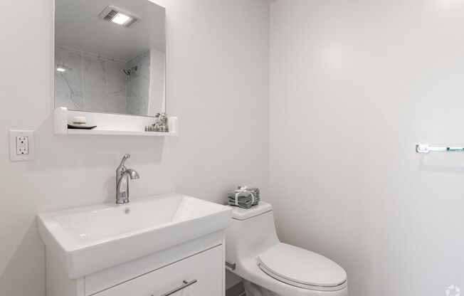 Studio, 1 bath, 430 sqft, $2,135, Unit 345 6th St, Unit 301