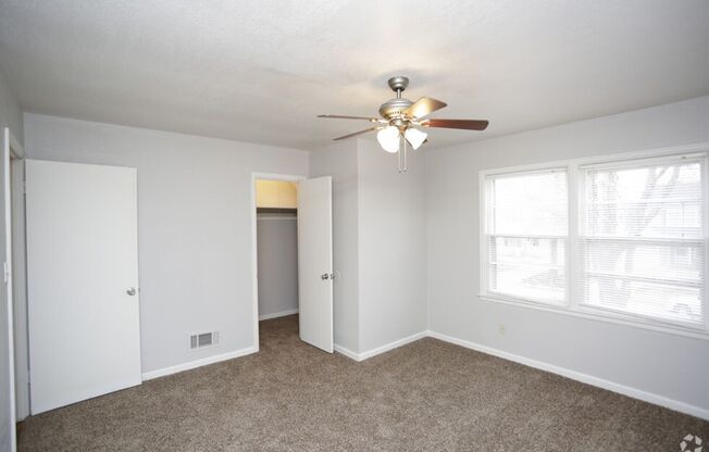 3 beds, 1.5 baths, 1,064 sqft, $1,480, Unit 5425 Plaza Lane