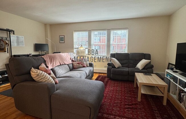 31 Hammond Pond Pkwy