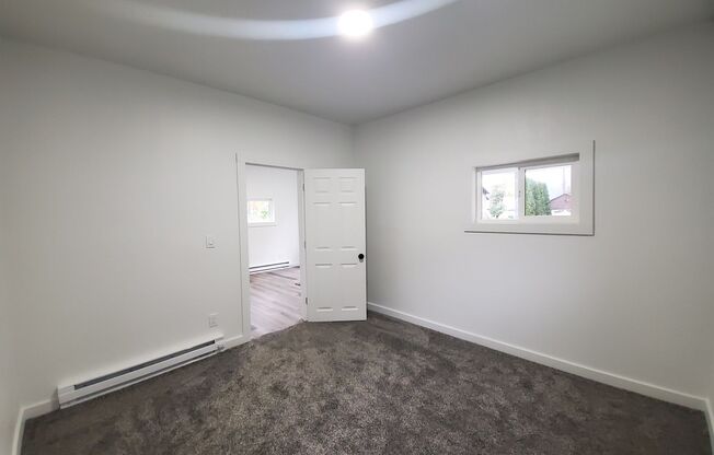 2 beds, 1 bath, $1,300