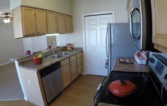 1 bed, 1 bath, 803 sqft, $1,050