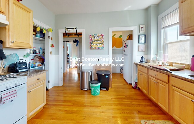 104 Highland Ave # 1R