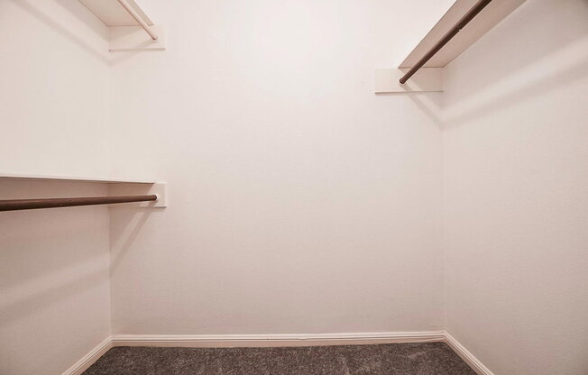 2 beds, 2 baths, 1,396 sqft, $1,650, Unit 253
