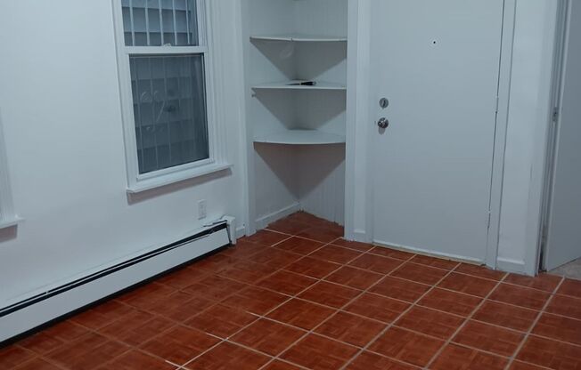 Beautiful two bedroom apartment in Newark