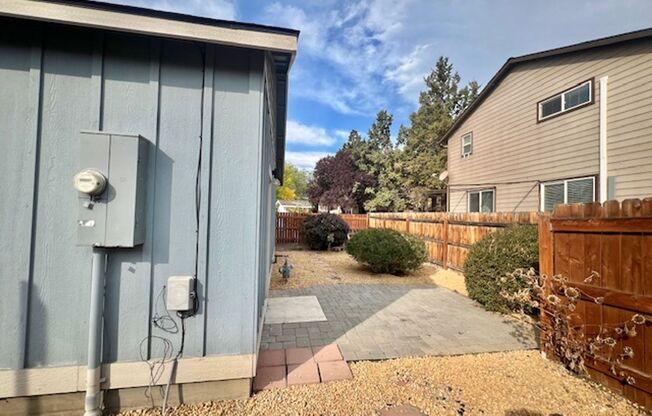 3 beds, 2 baths, $2,595