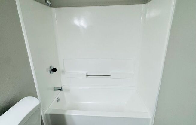 1 bed, 1 bath, 640 sqft, $2,395, Unit 116