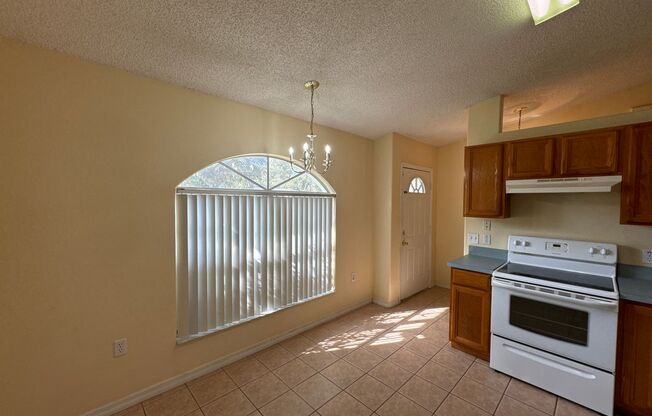 BEAUTIFUL 3-bedroom/2-bathroom HOME in Deltona!!