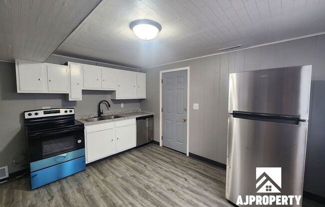 1013 S Blauvelt Ave Sioux Falls, SD 57104