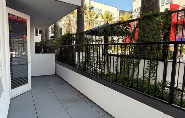 Studio, 1 bath, 638 sqft, $2,475, Unit 218