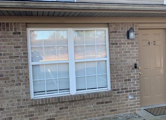 3 beds, 2 baths, 1,250 sqft, $1,500