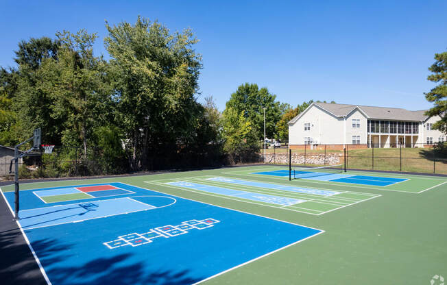 Tennis Courts  at Huntington Apartments, Morrisville