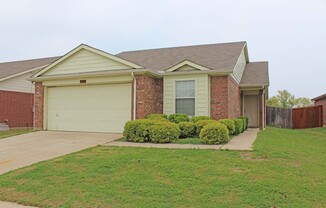 Lovely 3 BR 2 BA Home for Lease in Cross Oak Ranch Addition