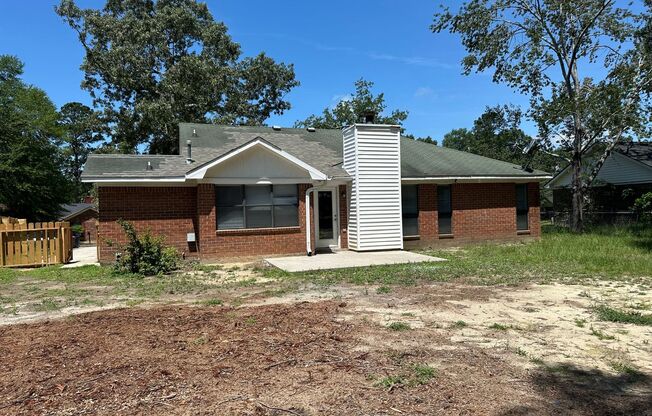 3 beds, 2 baths, $1,250