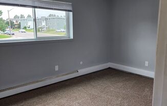 2 beds, 1 bath, $895, Unit Myers3306 Unit 305