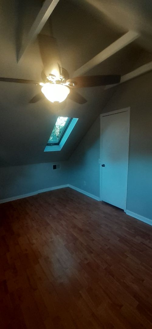 3 beds, 1 bath, $1,595