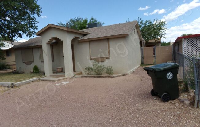 ADORABLE 2 BEDROOM 1 BATHROOM HOME