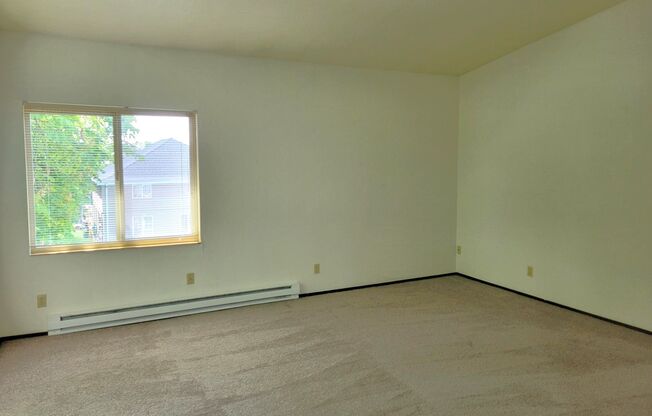 2 beds, 1 bath, 950 sqft, $2,495, Unit 39