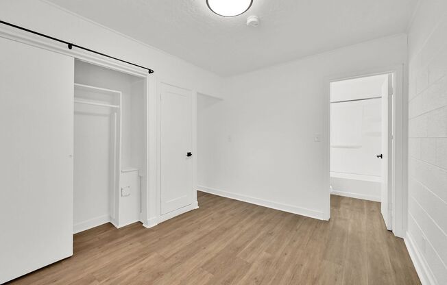 1 bed, 1 bath, $1,100, Unit 714