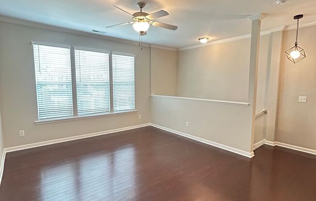 Stunning 3 bedroom Townhouse!