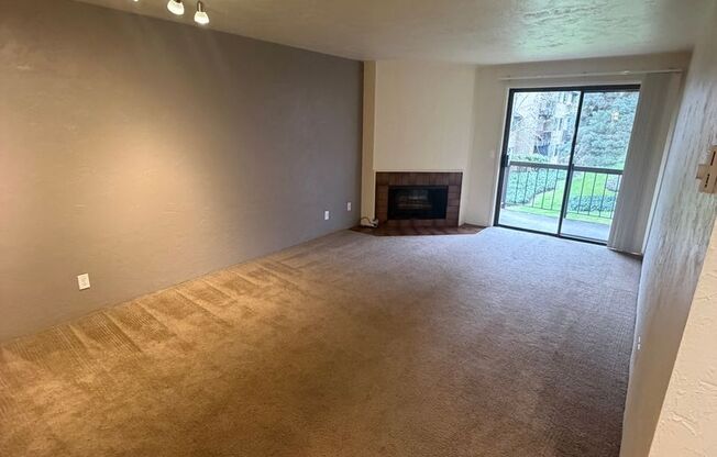 1 bed, 1 bath, 700 sqft, $1,440, Unit 0218