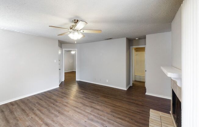 1 bed, 1 bath, 825 sqft, $834