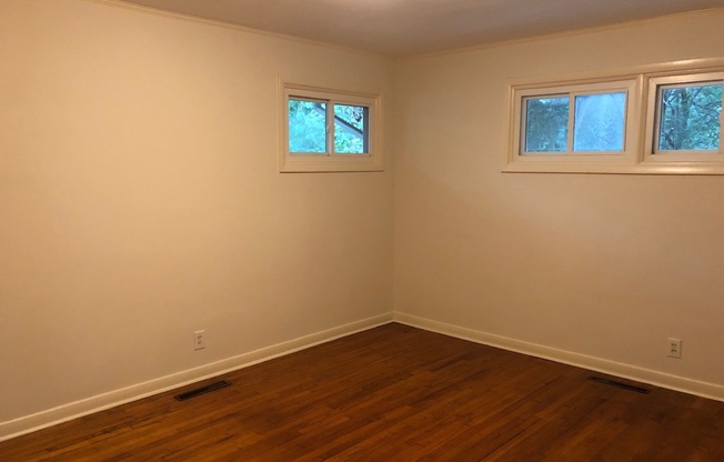 3 BR House. Convenient to downtown and Duke Campus. Durham NC